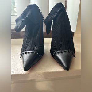 Size 7 women’s Louboutin heels